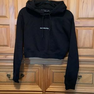 Women’s black crop sweatshirt Alphalete